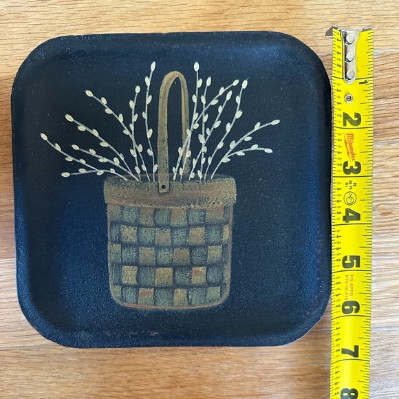 Donna White Decorative Plate Woven Basket Willows Country Home Spoon Rest - Picture 4 of 5